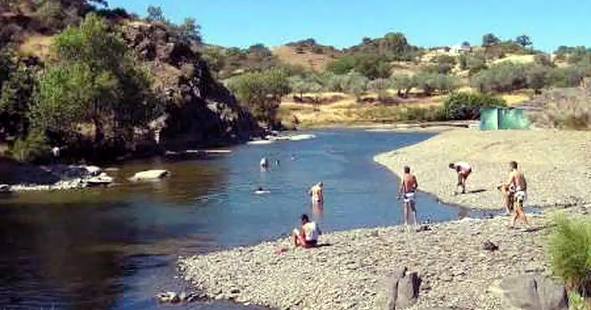 praia fluvial de odeleite